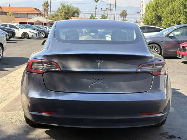 2018 Tesla, dovoz USA — foto 3 z 12