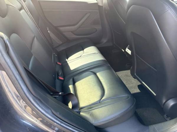 2018 Tesla, dovoz USA — foto 7 z 12