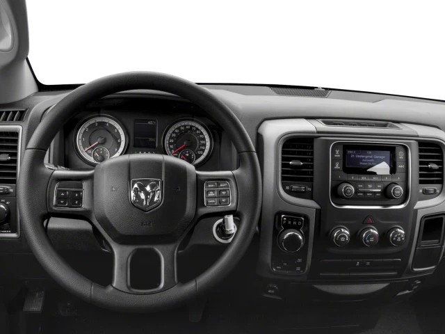 2016 RAM 1500 ST, šedá, 138 229 km, dovoz Kanada — foto 4 z 5