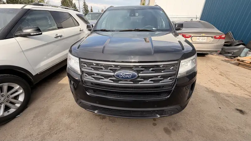 2018 Ford Explorer XLT, černá, 213 177 km, dovoz Kanada — foto 2 z 12
