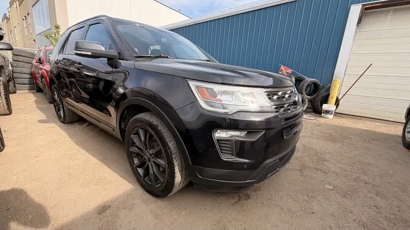2018 Ford Explorer XLT, černá, 213 177 km, dovoz Kanada — foto 3 z 12