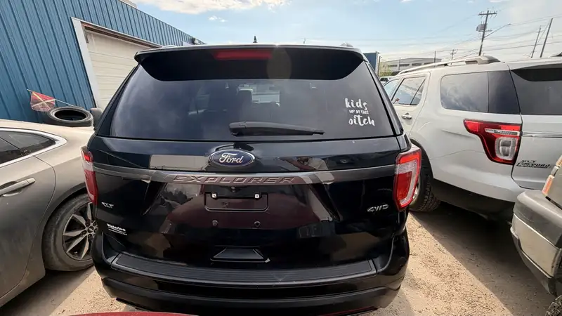 2018 Ford Explorer XLT, černá, 213 177 km, dovoz Kanada — foto 5 z 12