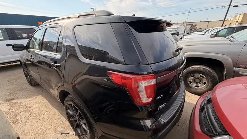 2018 Ford Explorer XLT, černá, 213 177 km, dovoz Kanada — foto 6 z 12