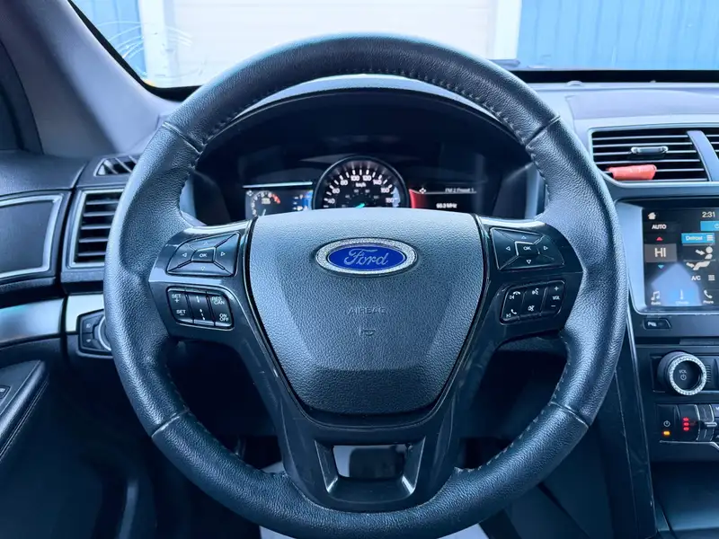 2018 Ford Explorer XLT, černá, 213 177 km, dovoz Kanada — foto 9 z 12