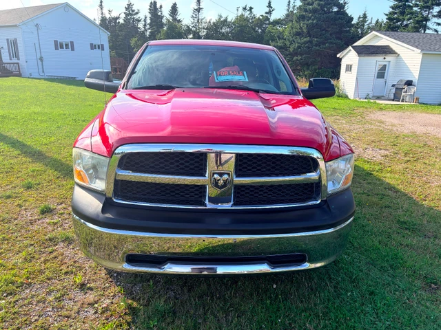 2012 RAM 1500 St, červená, 192 000 km, dovoz Kanada — foto 2 z 5