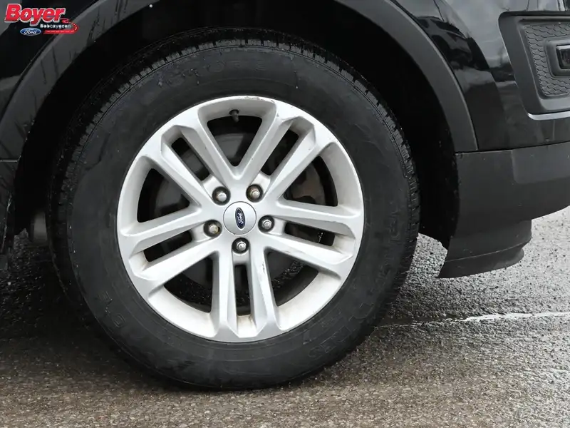 2017 Ford Explorer Base 4dr 4x4, 176 269 km, dovoz Kanada — foto 5 z 12