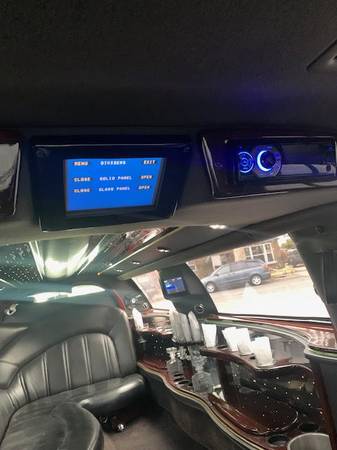 2011 Lincoln, dovoz USA — foto 7 z 11