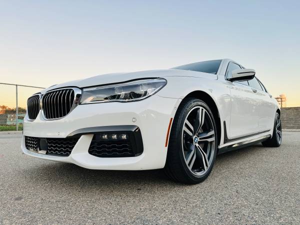 2019 BMW, dovoz USA — foto 2 z 12