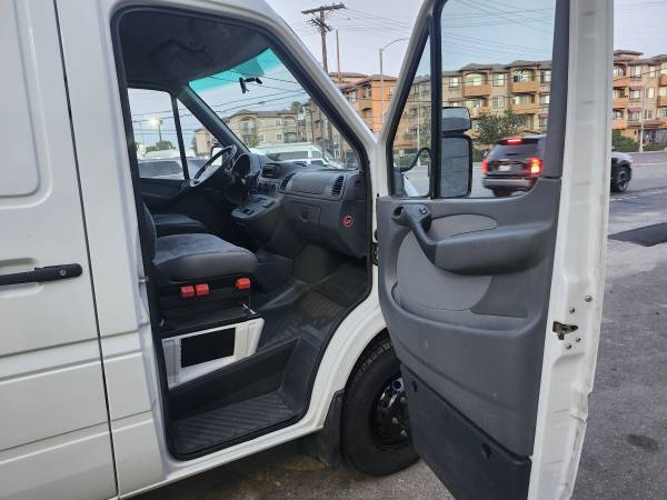 2005 Dodge, dovoz USA — foto 11 z 12