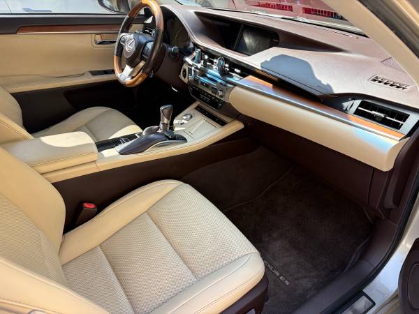 2018 Lexus, dovoz USA — foto 6 z 10