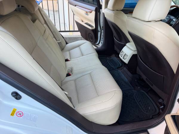 2017 Lexus, dovoz USA — foto 11 z 12