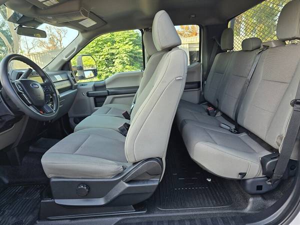 2021 Ford, dovoz USA — foto 8 z 12
