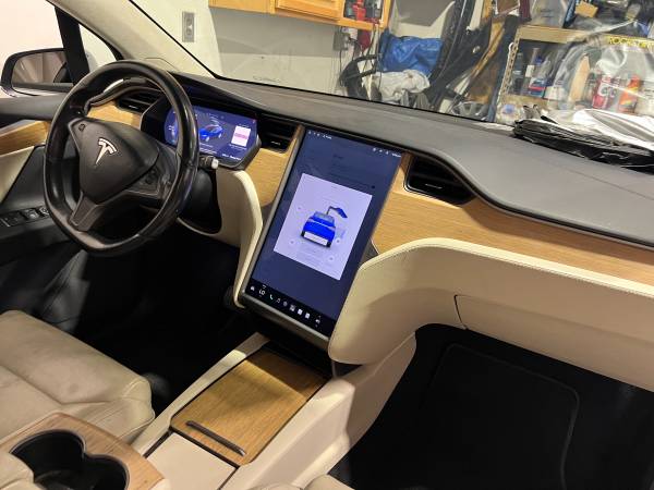2018 Tesla, dovoz USA — foto 12 z 12
