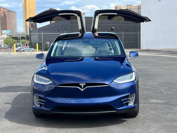 2018 Tesla, dovoz USA — foto 9 z 12