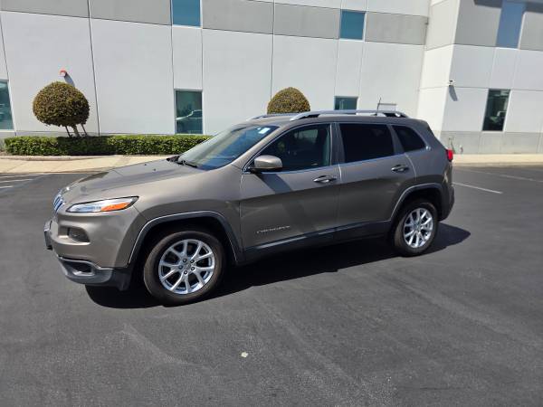2016 Jeep, dovoz USA — foto 7 z 12