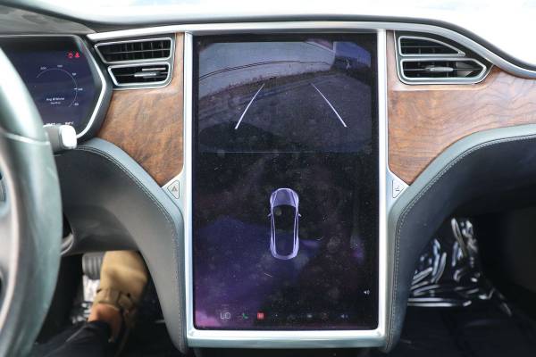 2017 Tesla, dovoz USA — foto 10 z 12