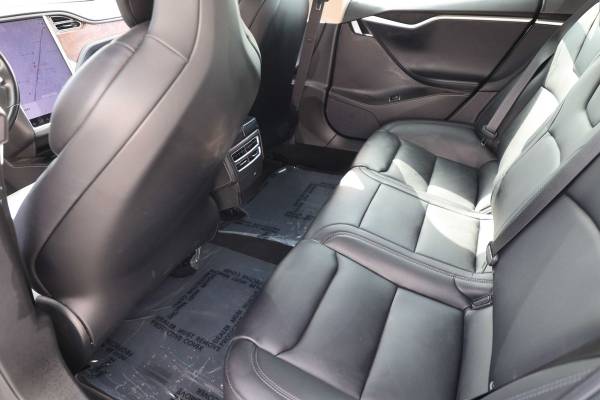 2017 Tesla, dovoz USA — foto 12 z 12