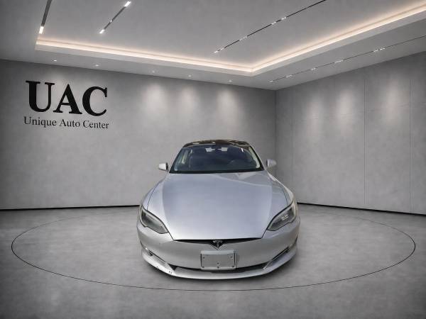 2017 Tesla, dovoz USA — foto 2 z 12