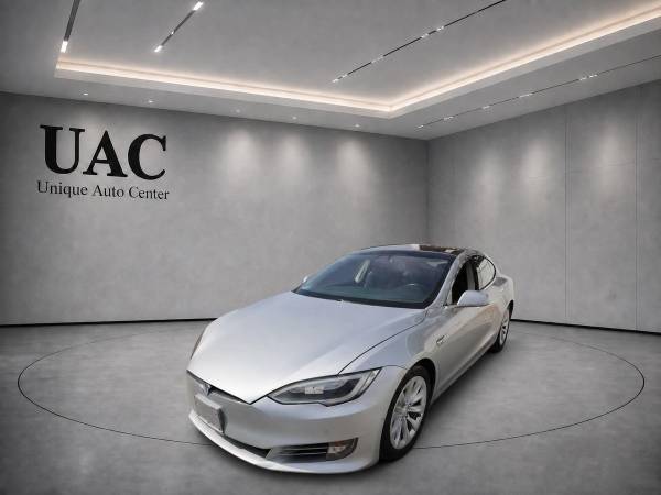 2017 Tesla, dovoz USA — foto 5 z 12