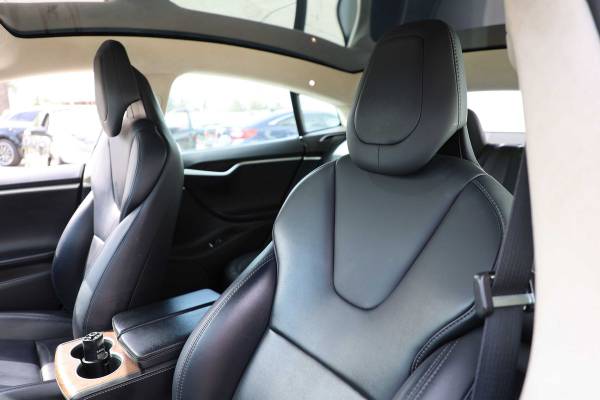 2017 Tesla, dovoz USA — foto 7 z 12