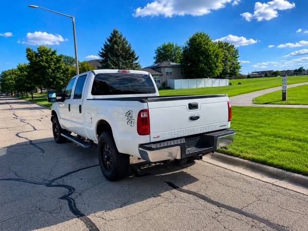 2016 Ford, dovoz USA — foto 5 z 12