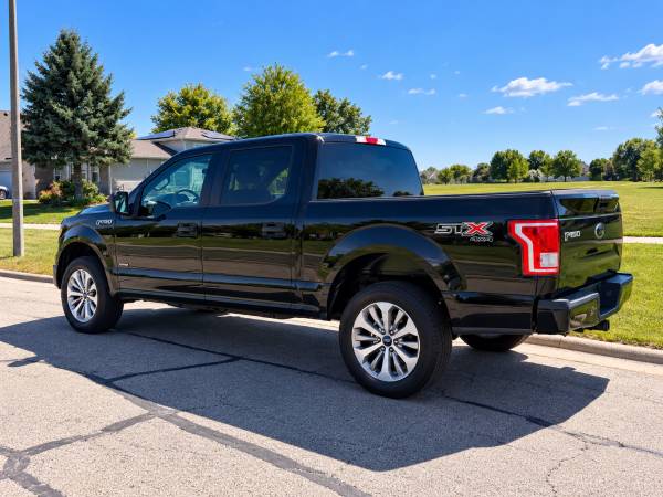 2017 Ford, dovoz USA — foto 10 z 12