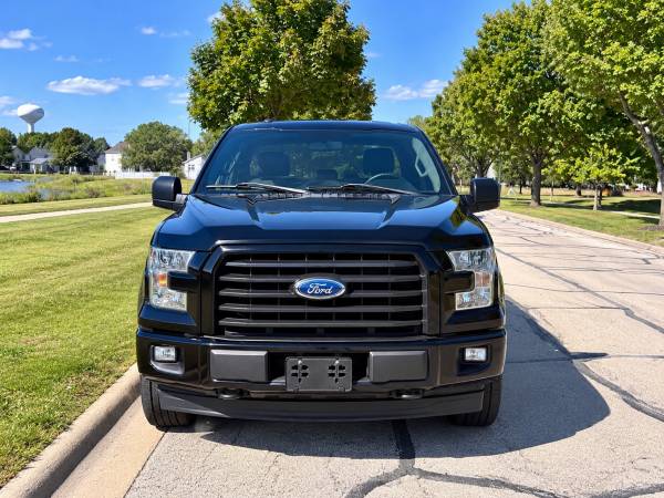 2017 Ford, dovoz USA — foto 2 z 12
