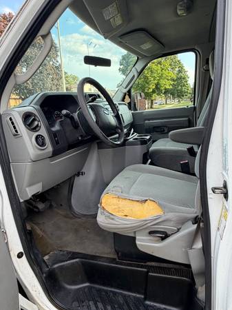 2011 Ford, dovoz USA — foto 10 z 10