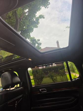 2016 Lincoln, dovoz USA — foto 9 z 12