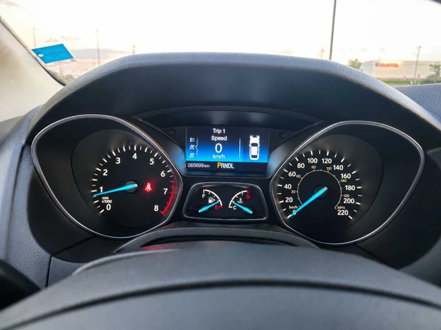 2015 Ford Focus, bílá, 85 800 km, dovoz Kanada — foto 2 z 5