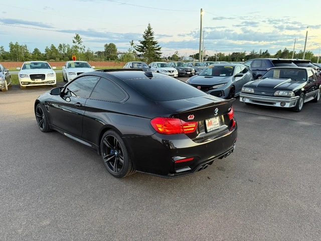 2017 BMW M4, 98 000 km, dovoz Kanada — foto 4 z 5
