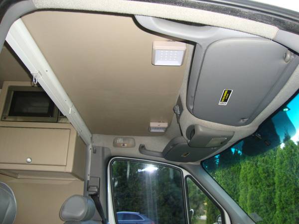 2007 Dodge, dovoz USA — foto 11 z 12