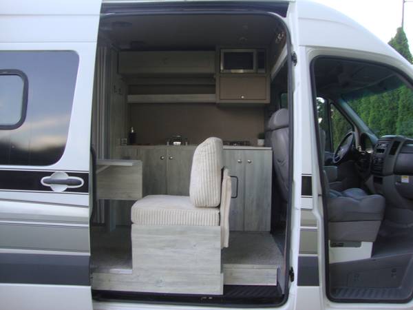2007 Dodge, dovoz USA — foto 3 z 12