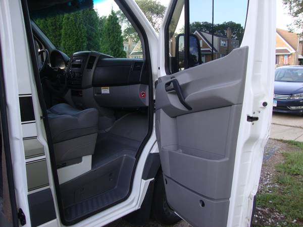 2007 Dodge, dovoz USA — foto 4 z 12