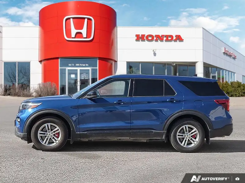 2021 Ford Explorer, modrá, 68 529 km, dovoz Kanada — foto 3 z 7