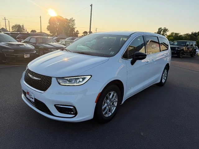 2025 Chrysler Pacifica Select, 36 000 km, dovoz Kanada — foto 3 z 5