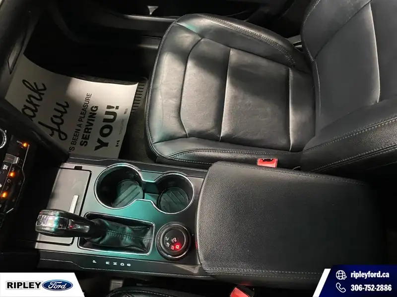 2016 Ford Explorer XLT, bílá, 200 484 km, dovoz Kanada — foto 6 z 12