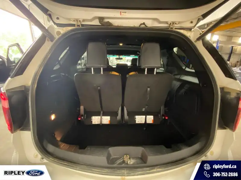 2016 Ford Explorer XLT, bílá, 200 484 km, dovoz Kanada — foto 8 z 12