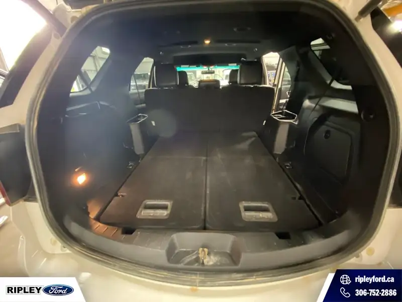 2016 Ford Explorer XLT, bílá, 200 484 km, dovoz Kanada — foto 9 z 12
