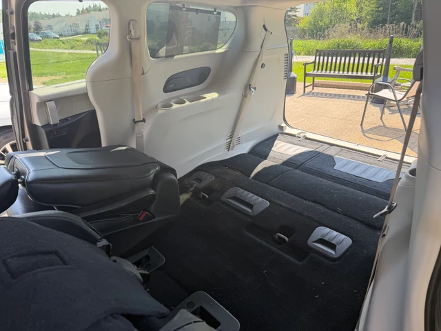 2018 Chrysler Pacifica, béžová, 220 000 km, dovoz Kanada — foto 5 z 5