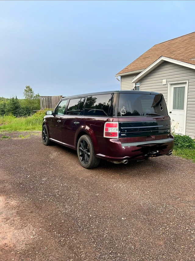 2018 Ford Flex, 182 000 km, dovoz Kanada — foto 2 z 5
