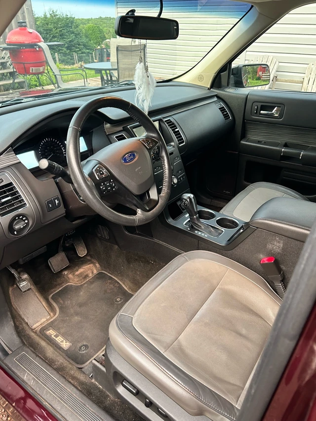 2018 Ford Flex, 182 000 km, dovoz Kanada — foto 4 z 5