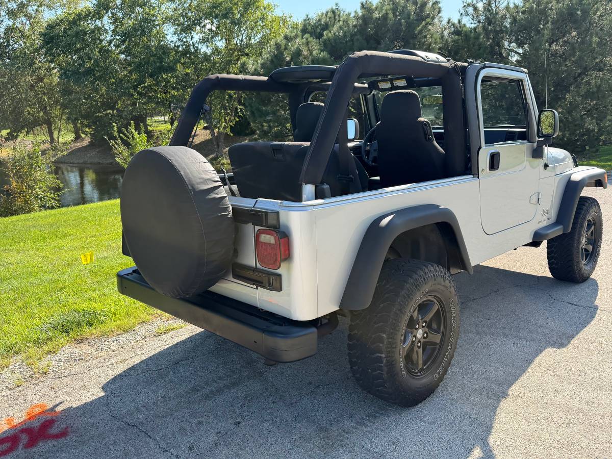2005 Jeep, dovoz USA — foto 3 z 12