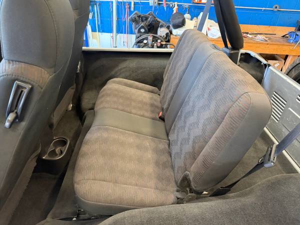 2005 Jeep, dovoz USA — foto 9 z 12