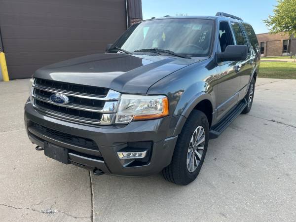 2017 Ford, dovoz USA — foto 2 z 12