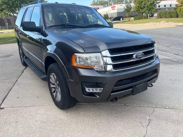 2017 Ford, dovoz USA — foto 4 z 12