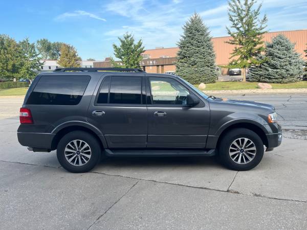 2017 Ford, dovoz USA — foto 9 z 12