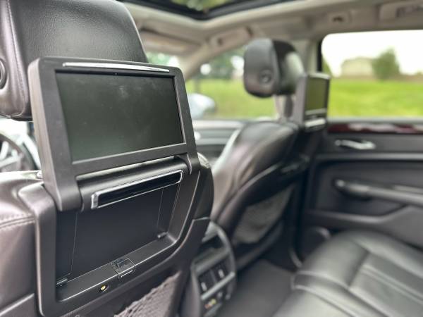 2012 Cadillac, dovoz USA — foto 7 z 8