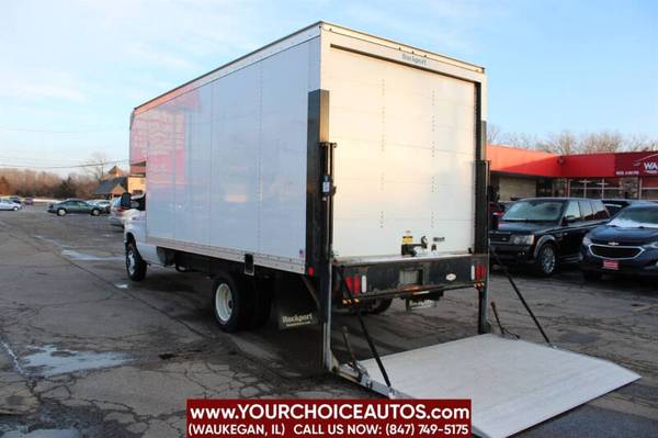 2021 Ford, dovoz USA — foto 5 z 12