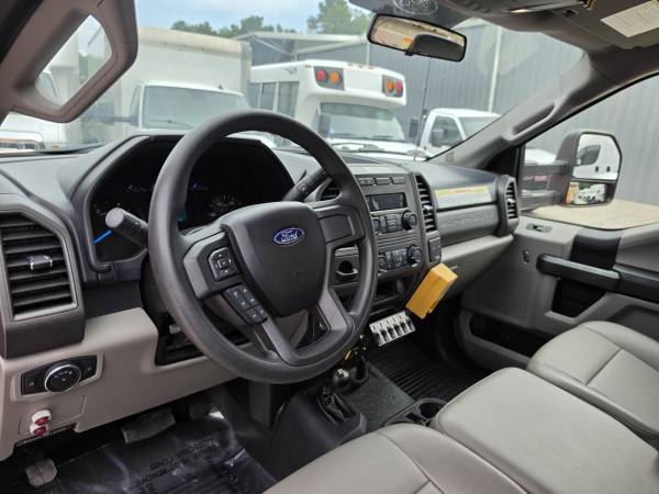 2017 Ford, dovoz USA — foto 10 z 12